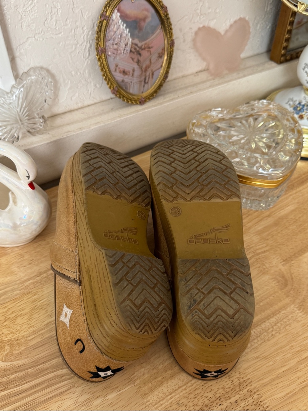 Dansko Floral Embroidered Brown Leather Clogs Size EU39-US8.5-9 Cottagecore Y2K - Picture 12 of 16